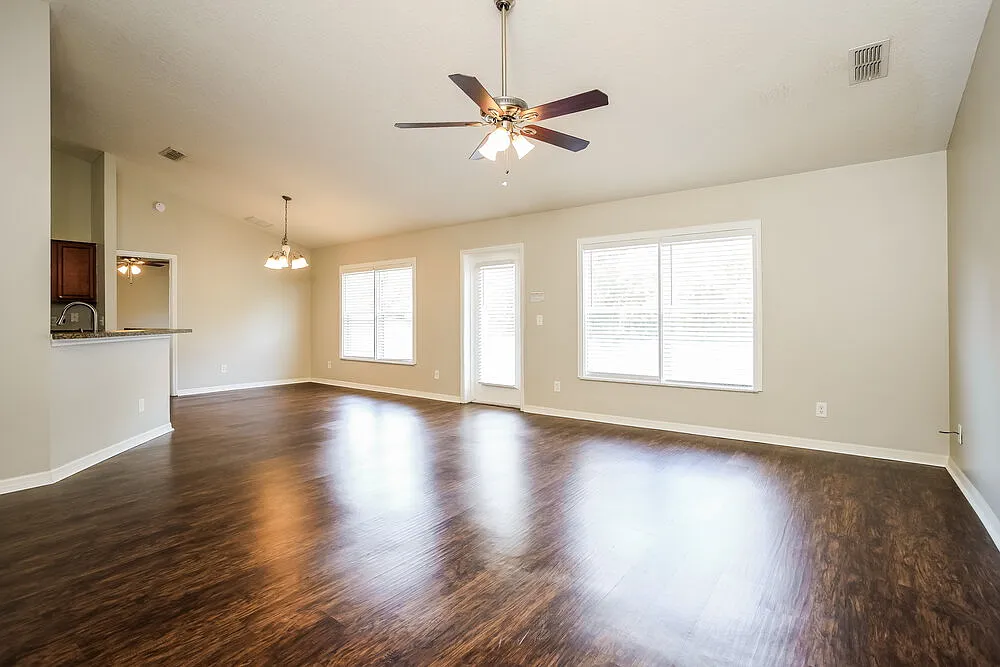 4 bed, 2.0 bath, 1788 sqft, $2,375 — Photo 3