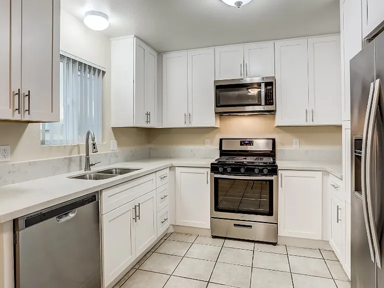 Mitchell Street Apartments — Photo 5
