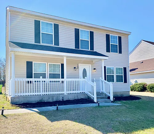 102 Petworth Dr Photo 1