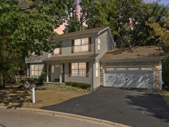 36 Foxglove Ct, Streamwood, IL 60107