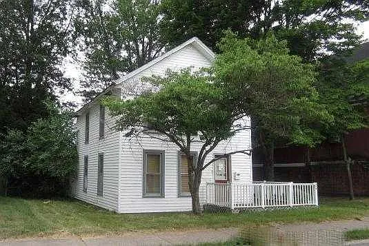 304 E Barker Ave photo 1