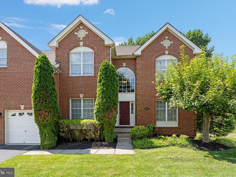 1st image of 2304 Arthurs Woods Dr