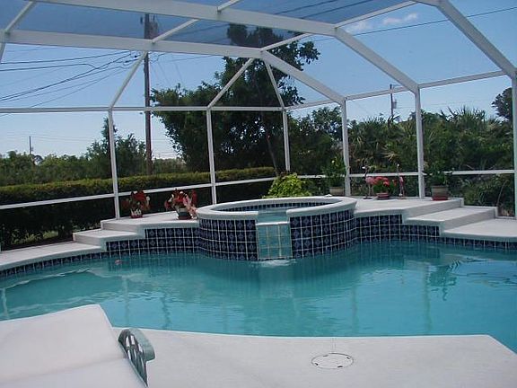 Spa in Pool 