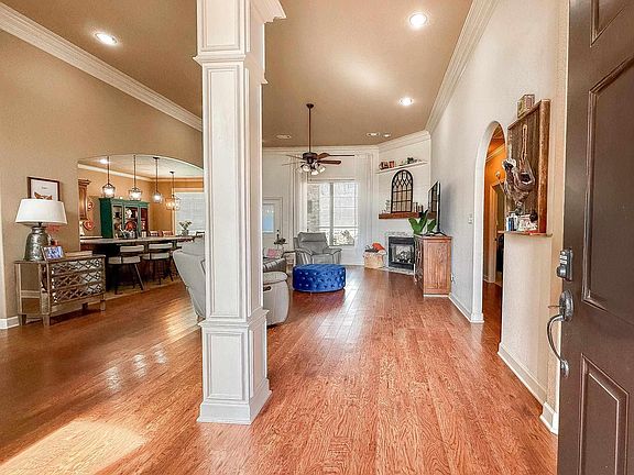 5th image of 542 Scarlet Oaks Dr