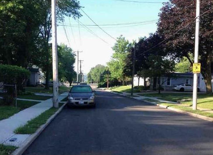 2nd image of 928 Rock St