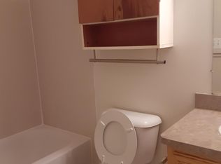 30284 Wedgewood Cir, Roseville, MI 48066