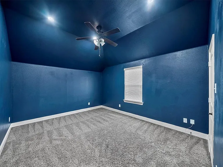 604 Darby Ln — Photo 19