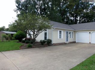 8443 Bridgeport Ln, Mentor, OH 44060
