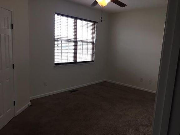 4th image of 922 Spence Enclave Ct