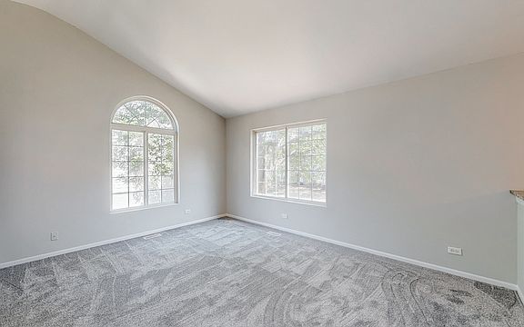 5th image of 1860 Middlebury Dr #1860