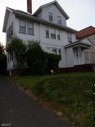 2nd image of 185 Park Pl #187