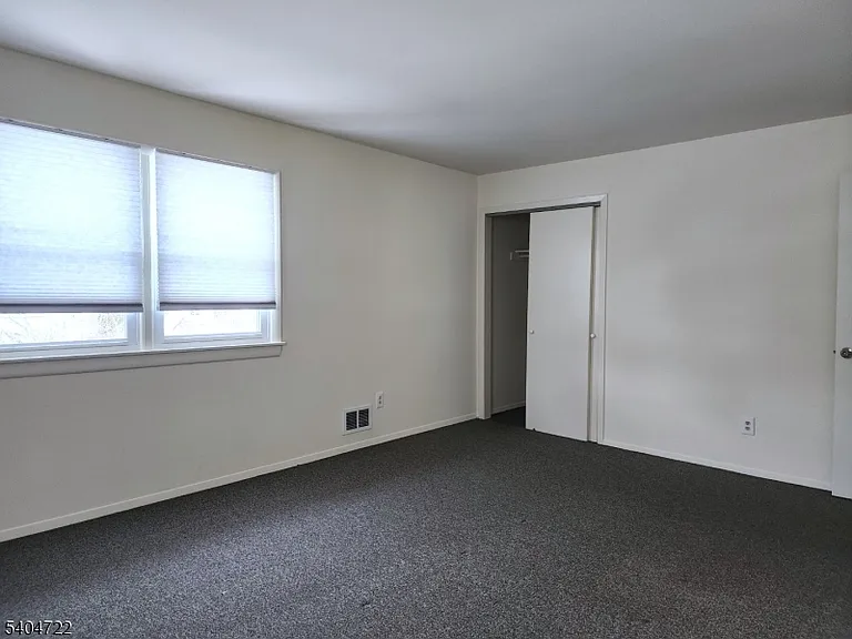19 Grove St #B — Photo 17
