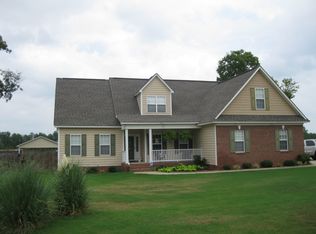 7005 Pack House Dr, Hope Mills, NC 28348