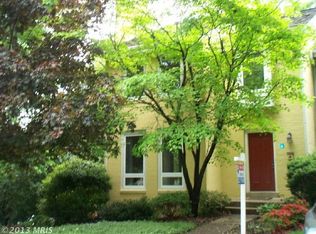 2035 Chadds Ford Dr, Reston, VA 20191