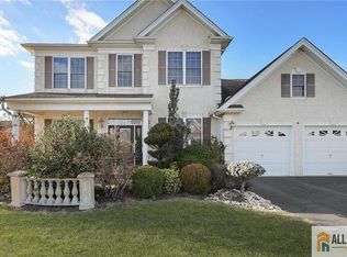 79 Riviera Dr, Monroe Township, NJ 08831