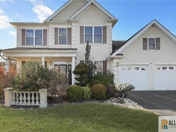 79 Riviera Dr, Monroe Township, NJ 08831