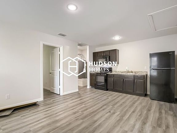3rd image of 1716 N Ross Ave