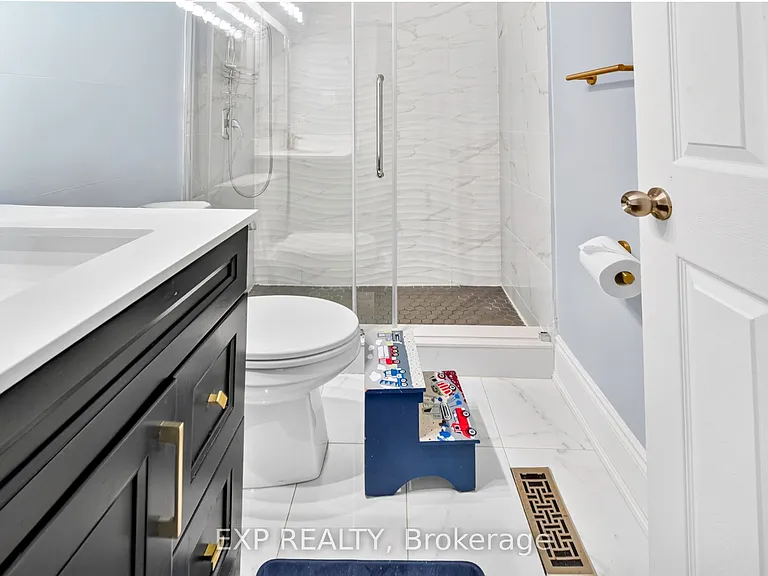 5896 Chorley Pl #UPPER — Photo 21