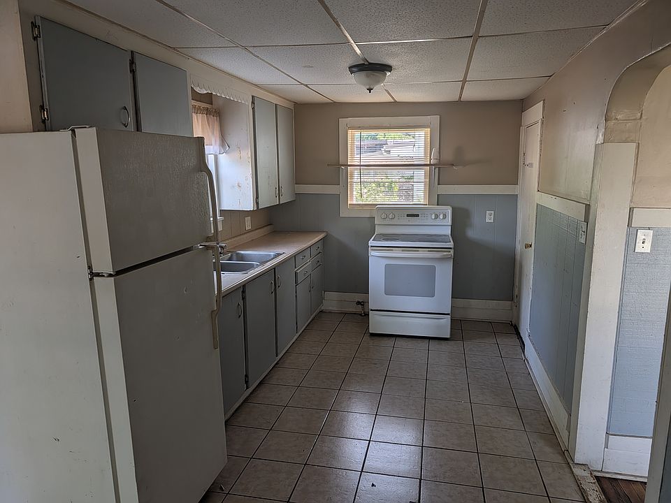 1st image of 1033 Myers Ave