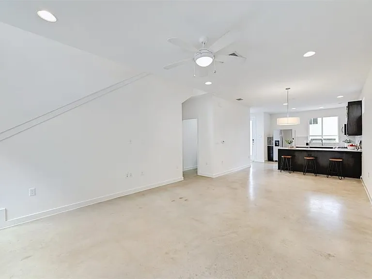 705 N Bluff Dr #11 — Photo 7