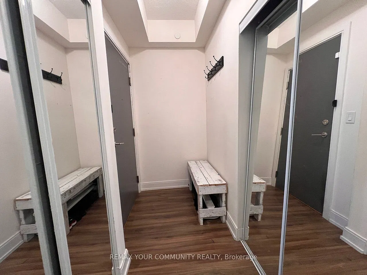 9600 Yonge St — Photo 4