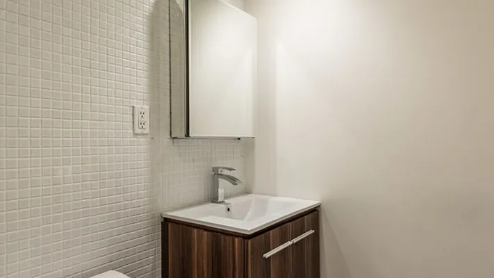 Rented by Nooklyn NYC LLC | media 19