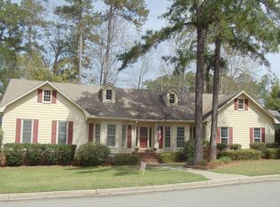 2204 Lakeshore Dr, Valdosta, GA 31602