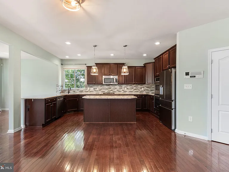 1407 Preserve Ln — Photo 8