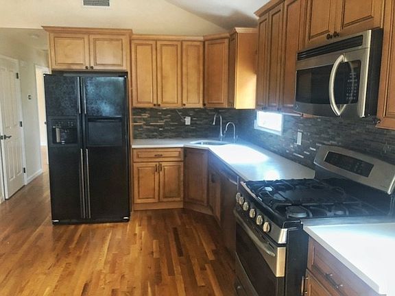 5th image of 69 Hazelwood Ave