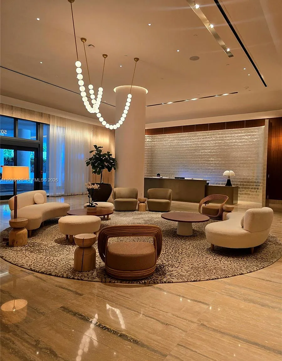 Park Residences Condo — Photo 1