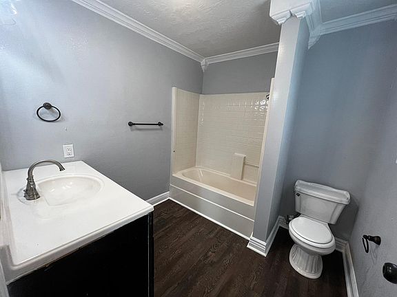 5th image of 178 Hilldale Dr