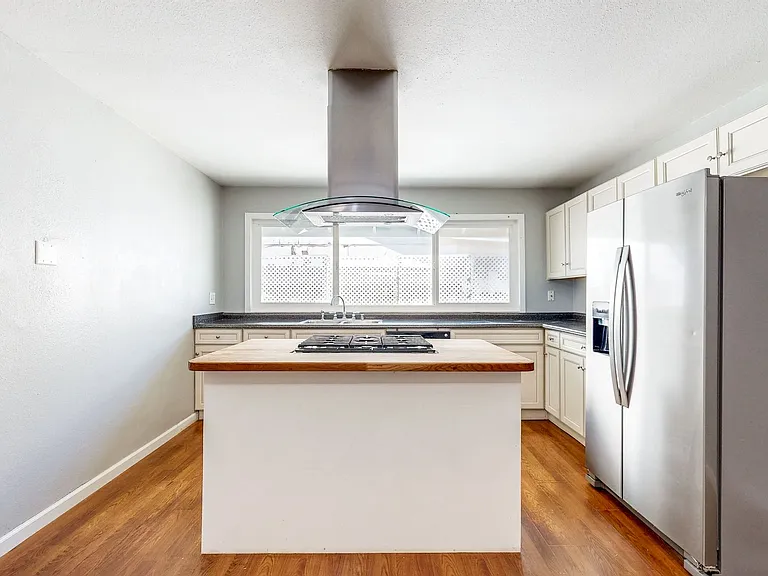 8690 Lords Manor Way — Photo 7