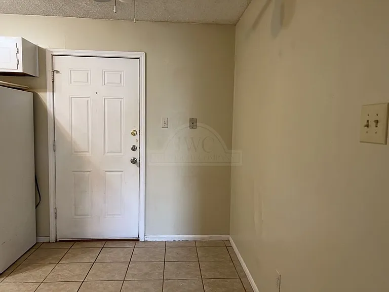 105 Jason Dr — Photo 6