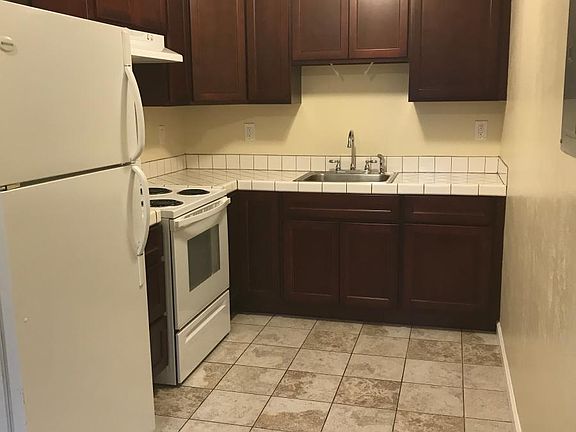 5th image of 525 E Poplar Ave APT 3