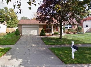 612 Ashwood Dr, Flushing, MI 48433