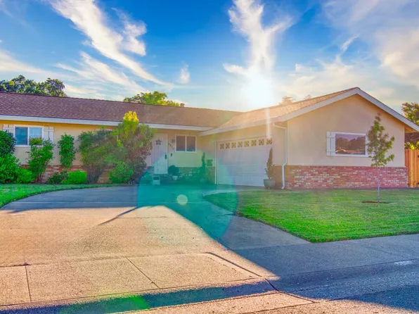 6872 Demaret Dr, Sacramento, CA 95822
