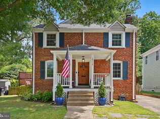 2719 N George Mason Dr, Arlington, VA 22207