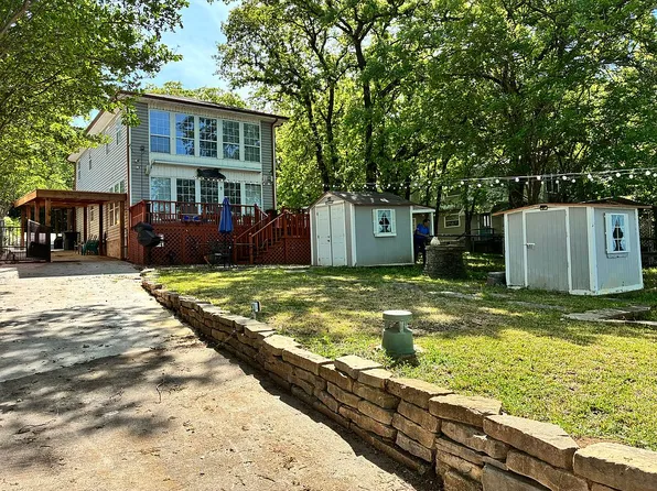 1152 W Lake Dr, Weatherford, TX 76087