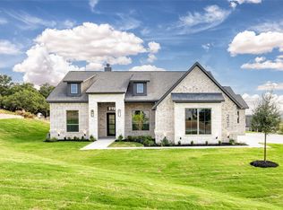 221 Oak Meadow Ln, Weatherford, TX 76085