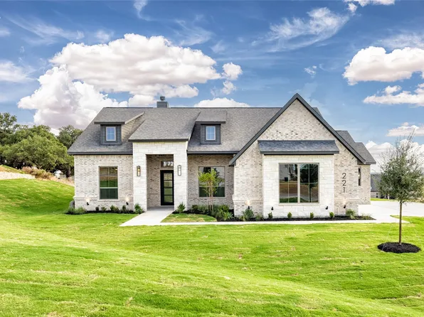 221 Oak Meadow Ln, Weatherford, TX 76085