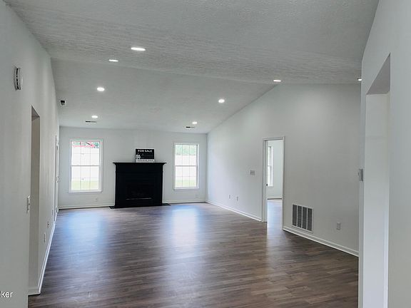 2nd image of 5925 Grandel Meadow Ct