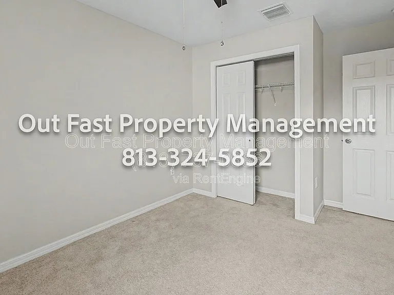 6919 Holly Heath Dr — Photo 35