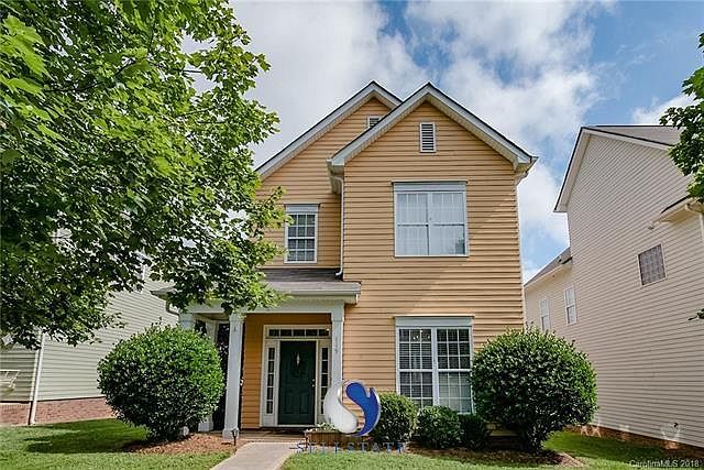 Welcome home to 119 E Decatur, Mooresville, NC 28117