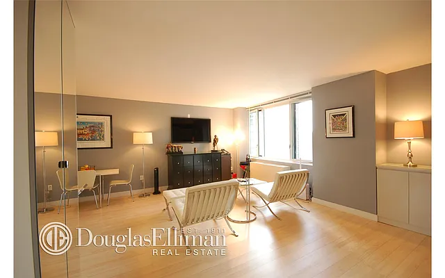 Sold by Douglas Elliman | media 20