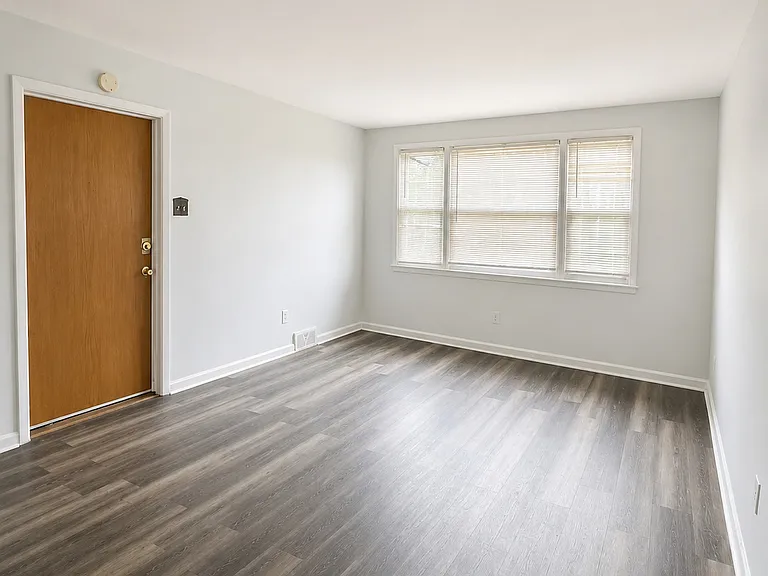 106 Chester Ave #A — Photo 7