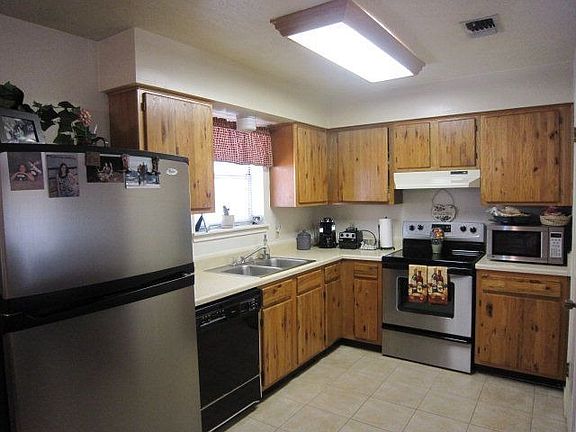 4th image of 310 Whitetail Dr