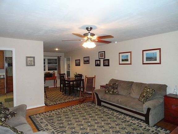 Living Room/Dining Room