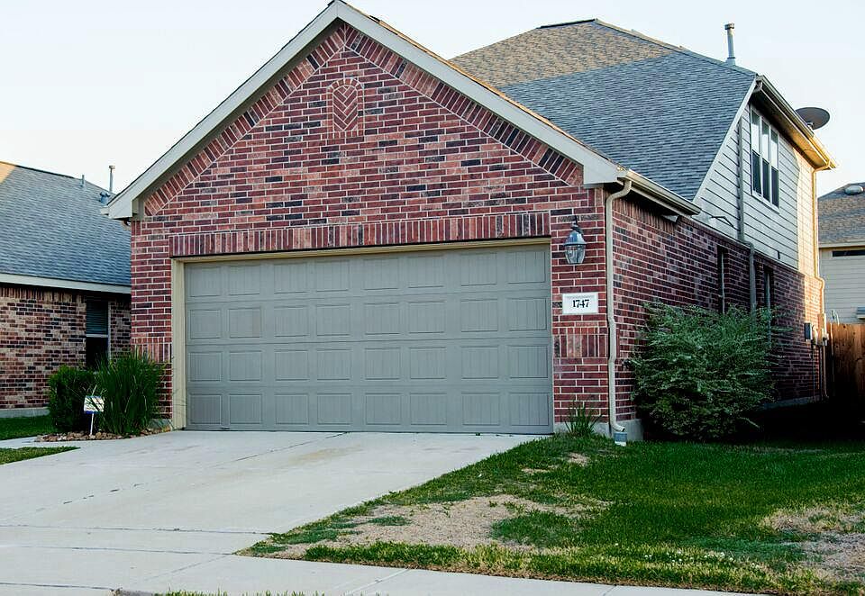 1st image of 1747 Thornhollow Dr