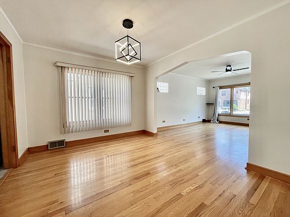 4th image of 9834 S Avers Ave