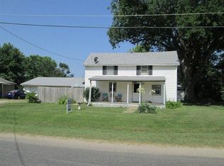 704 S Wells St, Altamont, KS 67330